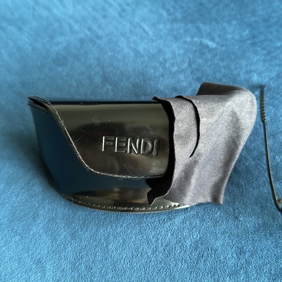 FENDI 5178 Black Oval Sunglasses - Picture 7 of 8